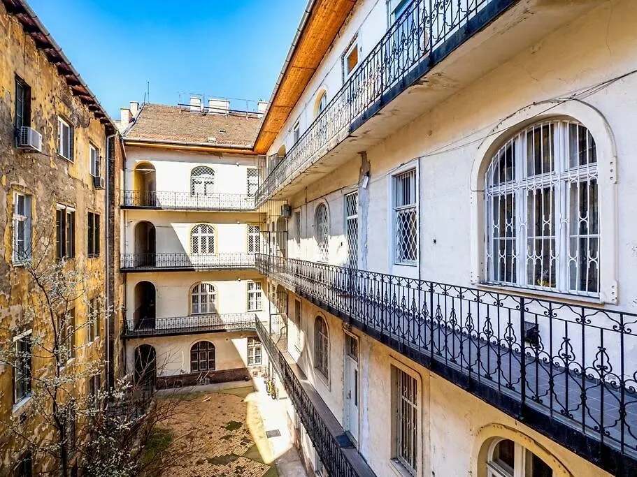 Broadway 2Bedroom Apartment Budapest Hungary