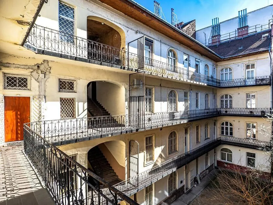 Broadway 2Bedroom Apartment Budapest